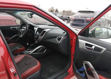 2012 Hyundai Veloster Base W/Red/Black z USA, uszkodzony, nr VIN KMHTC6AD0CU032237